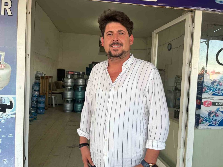 Dükkana Giren Yılan, Esnafı Sokağa Fırlattı