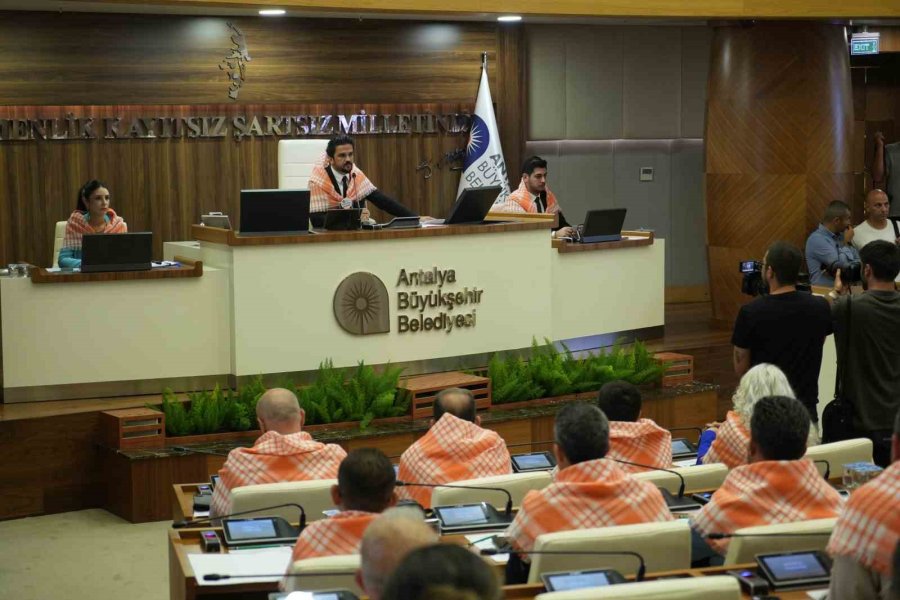 Antalya Büyükşehir Belediye Meclisi, Böcek’in Tutuklanmasının Ardından İlk Kez Toplandı