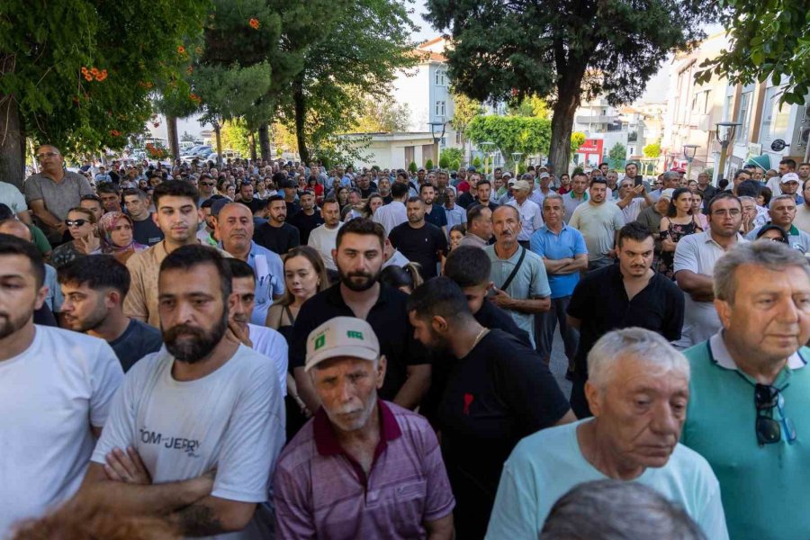 Manavgat’ta Tutuklanan Belediye Başkanı Nefi Kara’ya Destek Mitingi