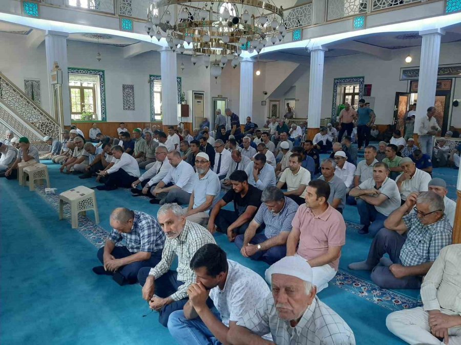 Kumluca’da 15 Temmuz Şehitleri Dualarla Anıldı