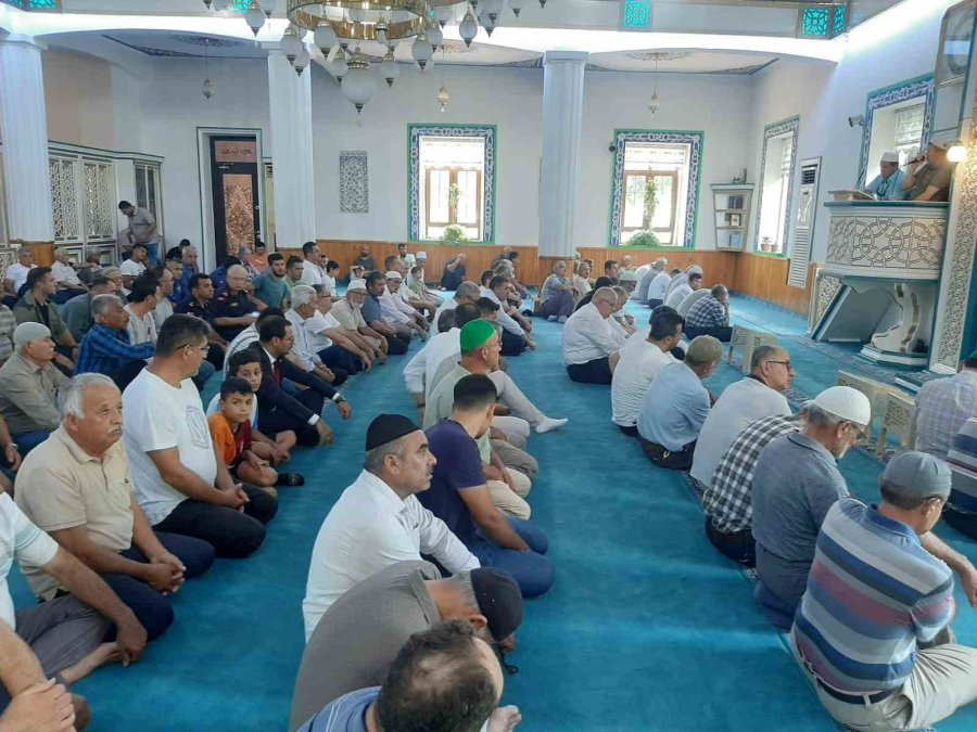 Kumluca’da 15 Temmuz Şehitleri Dualarla Anıldı