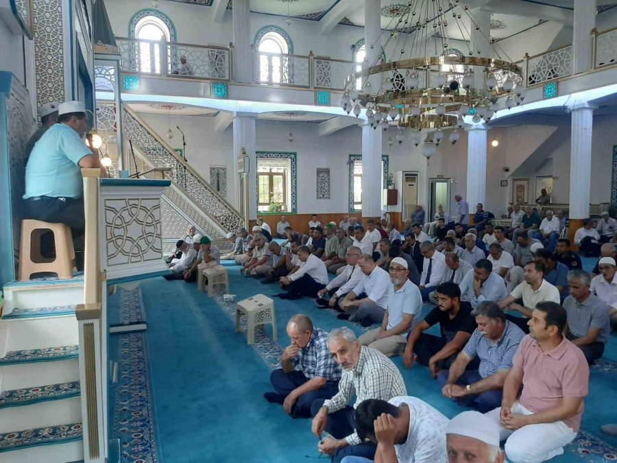 Kumluca’da 15 Temmuz Şehitleri Dualarla Anıldı