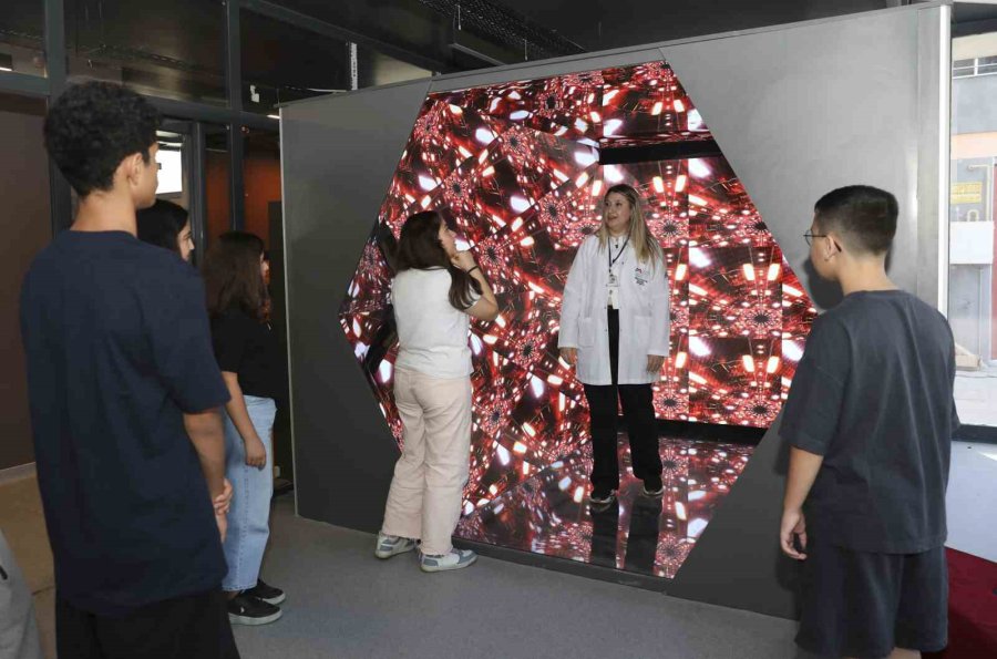 Mersin’de ’aratos Matematik Evi’ne Yoğun İlgi