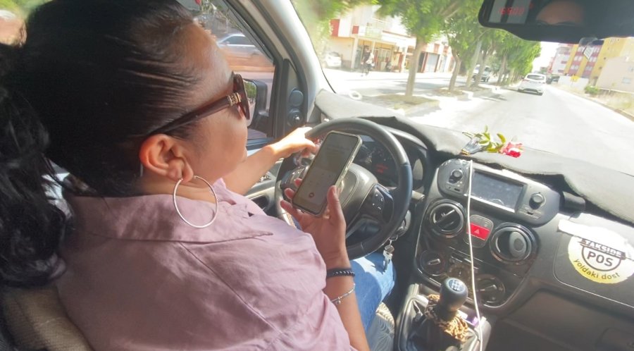Eşinin Tavsiyesiyle Geçtiği Direksiyonu 12 Yıldır Bırakmıyor