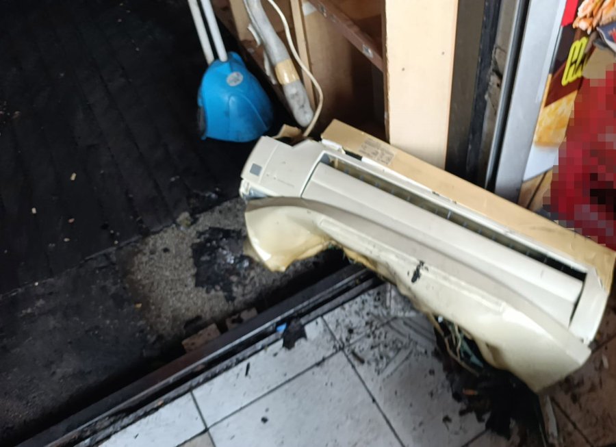 Antalya’da Yanan Büfe Küle Döndü