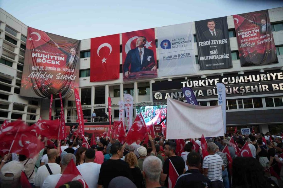 Özgür Özel’den Antalya’da Miting