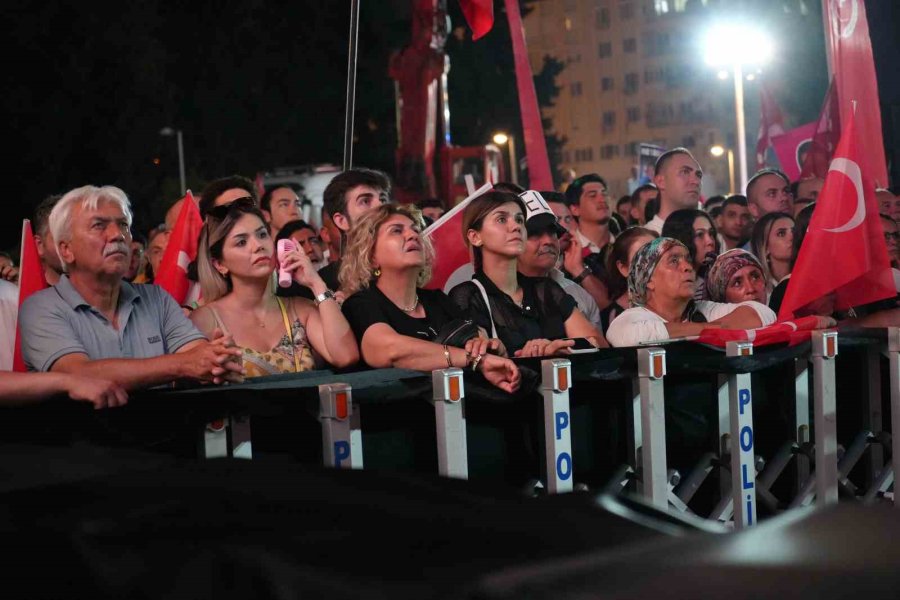 Özgür Özel’den Antalya’da Miting