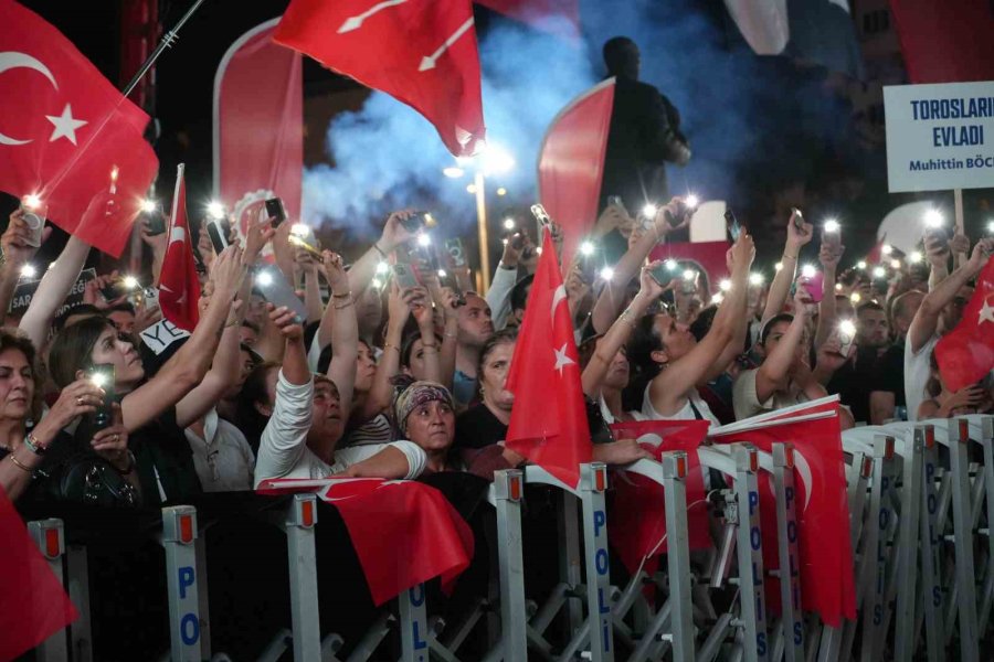 Özgür Özel’den Antalya’da Miting