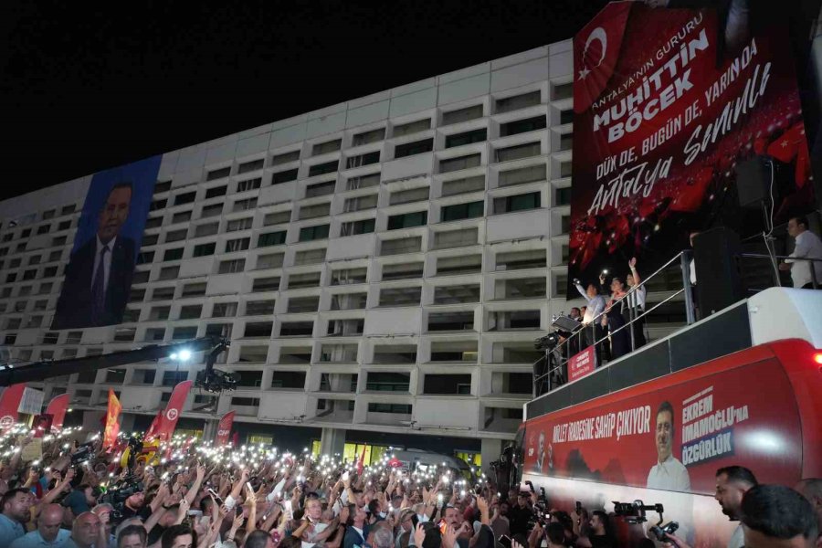 Özgür Özel’den Antalya’da Miting