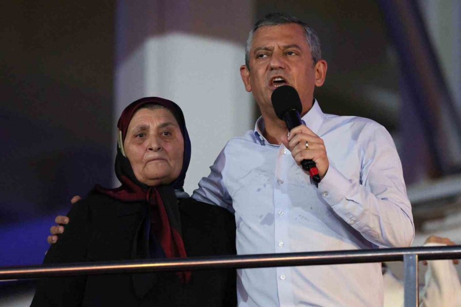 Özgür Özel’den Antalya’da Miting