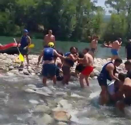 Rafting Merkezinde Can Yeleği Giyme Tartışması Kürekli Kavgaya Dönüştü