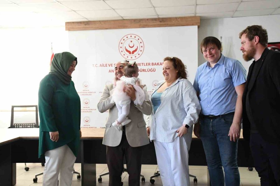 Antalya Havalimanı Tuvaletinde Doğum Yapan Rus Turist Tahliye Oldu, İlk Kez Konuştu