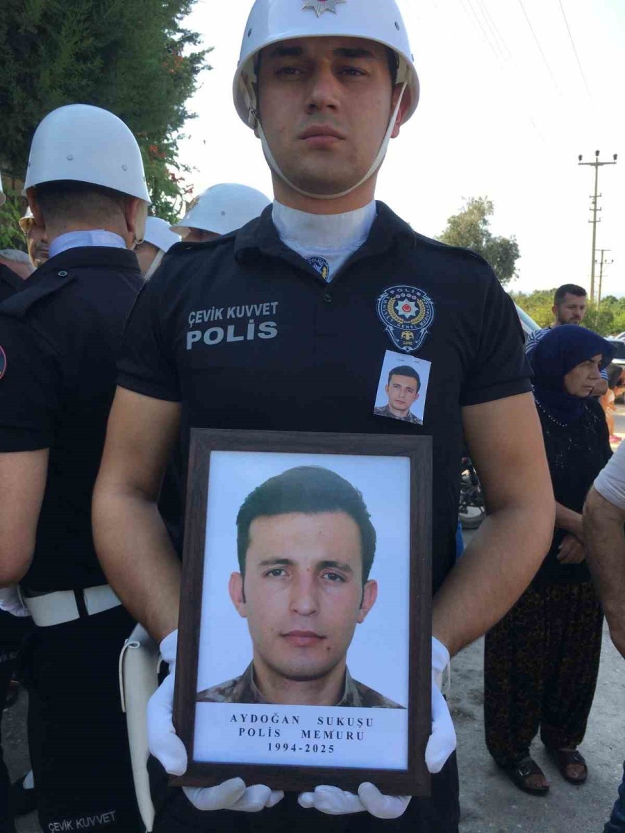 Kazada Hayatını Kaybeden Özel Harekat Polisi Son Yolculuğuna Uğurlandı