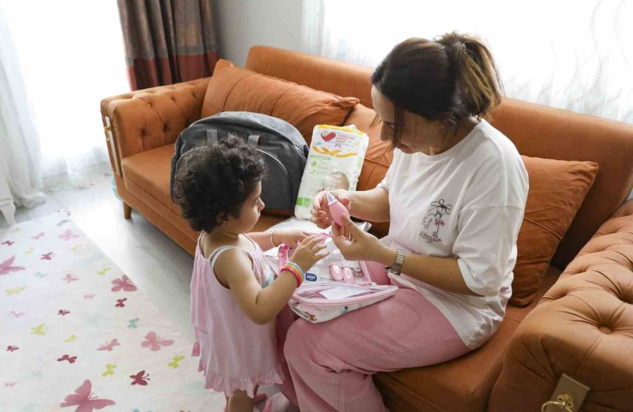 Mersin’de Yeni Doğan Bebeklere İlk Hediye Belediyeden
