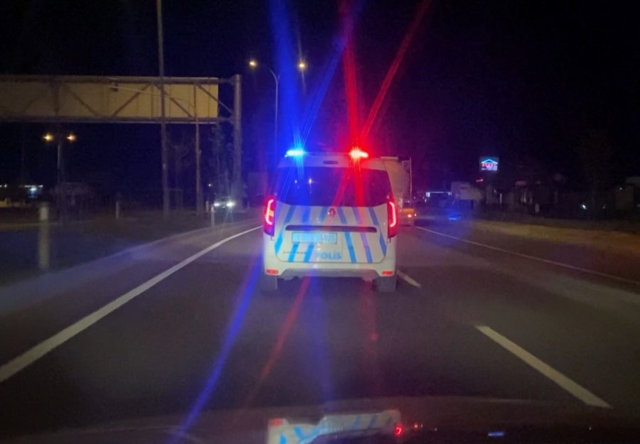 Polisin "dur" İhtarına Uymadı, Ehliyetsiz Ve 3.24 Promil Alkollü Çıktı