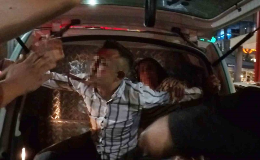 Alkollü Sürücü Önce Polise Direnip Zorluk Çıkardı, Sonra Polis Aracının Camını Kırdı