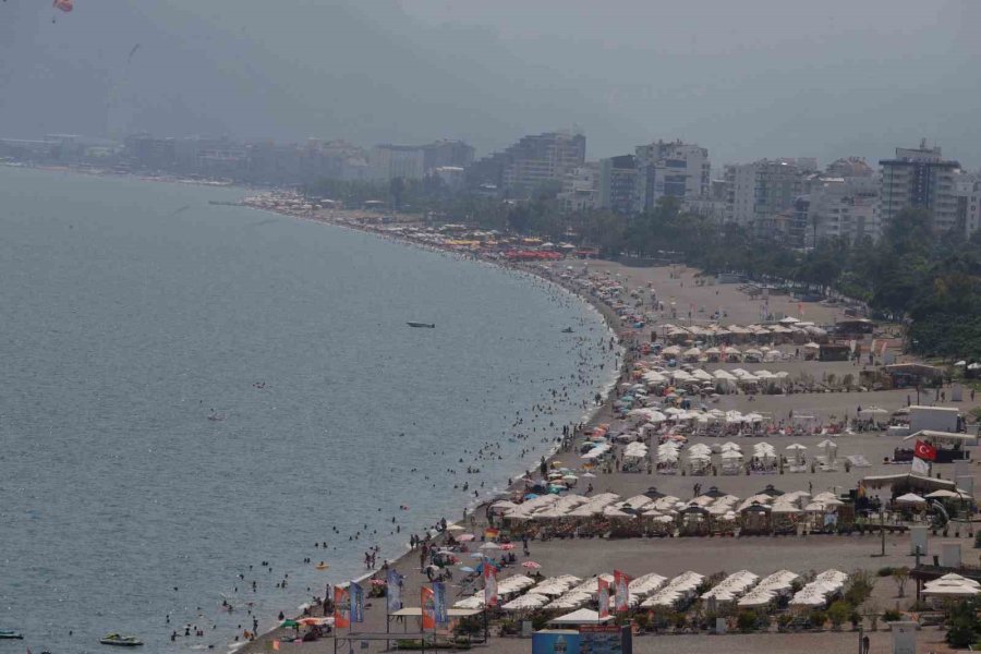Antalya’nın Simgesi Beydağları Nem Bulutu Arasında Kayboldu