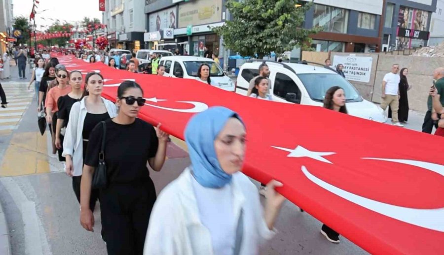 Aksaray’da 15 Temmuz Hain Darbe Girişiminin Yıldönümünde Şehitler Anıldı