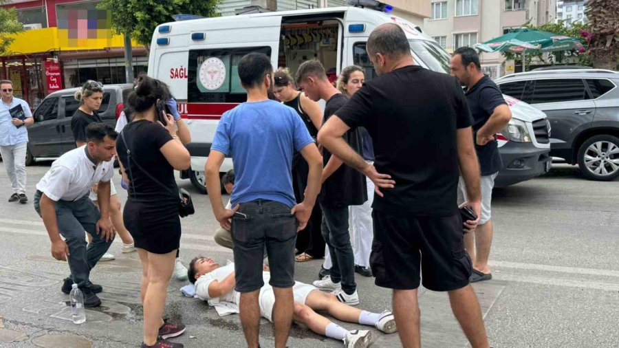 Otomobille Motosiklet Çarpıştı: 1 Yaralı