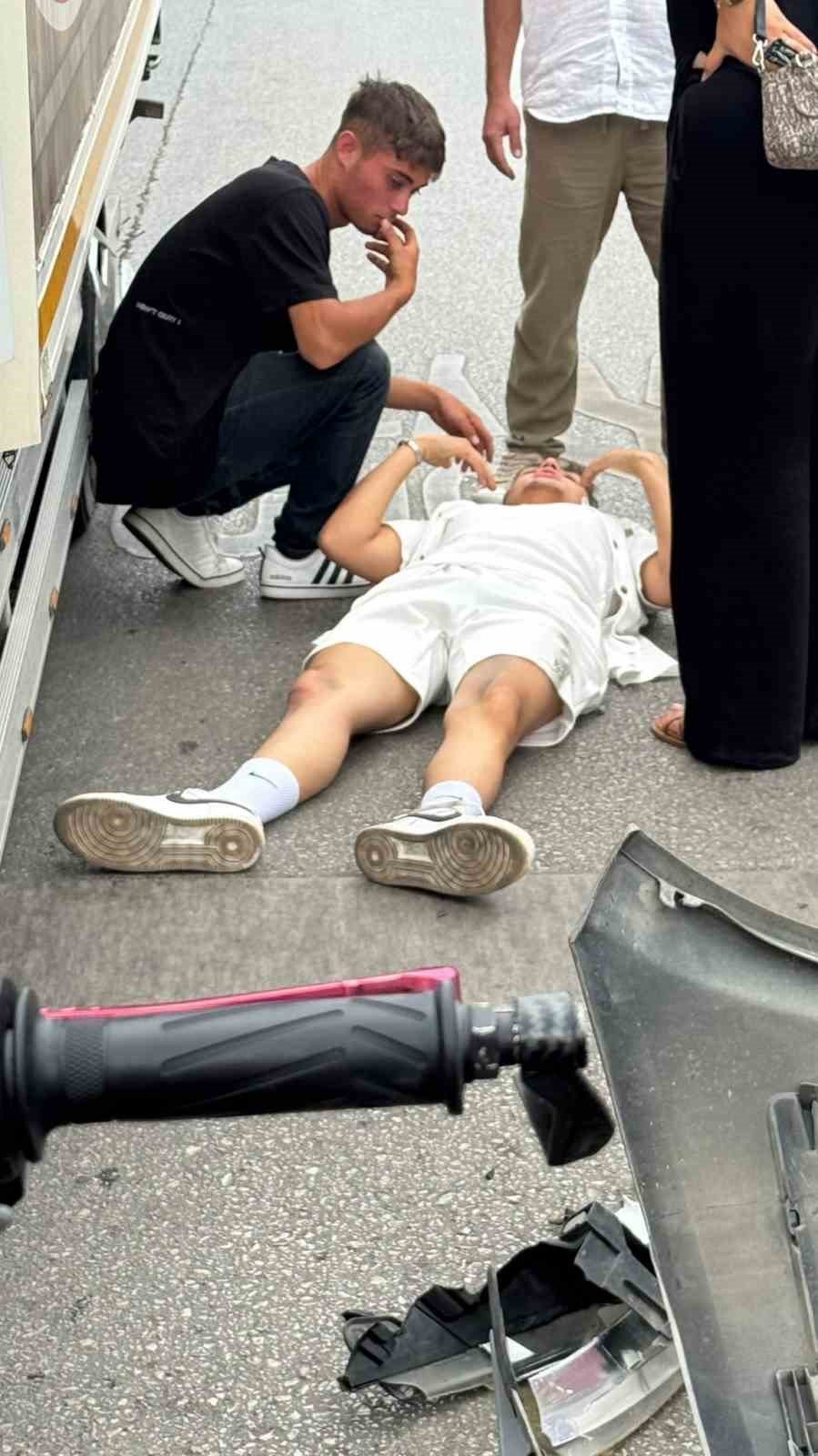 Otomobille Motosiklet Çarpıştı: 1 Yaralı