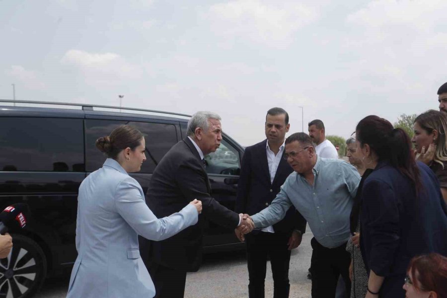 Mansur Yavaş, Başkan Böcek’i Ziyaret Etti