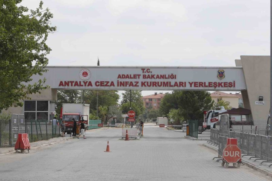 Mansur Yavaş, Başkan Böcek’i Ziyaret Etti