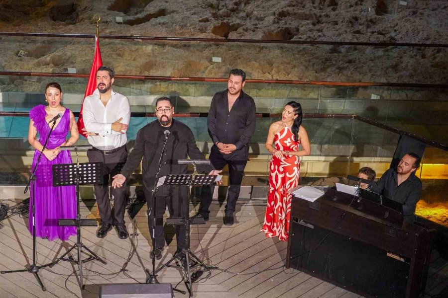 Antalya Dob’dan ’zaferin Adı Türkiye’ Konseri