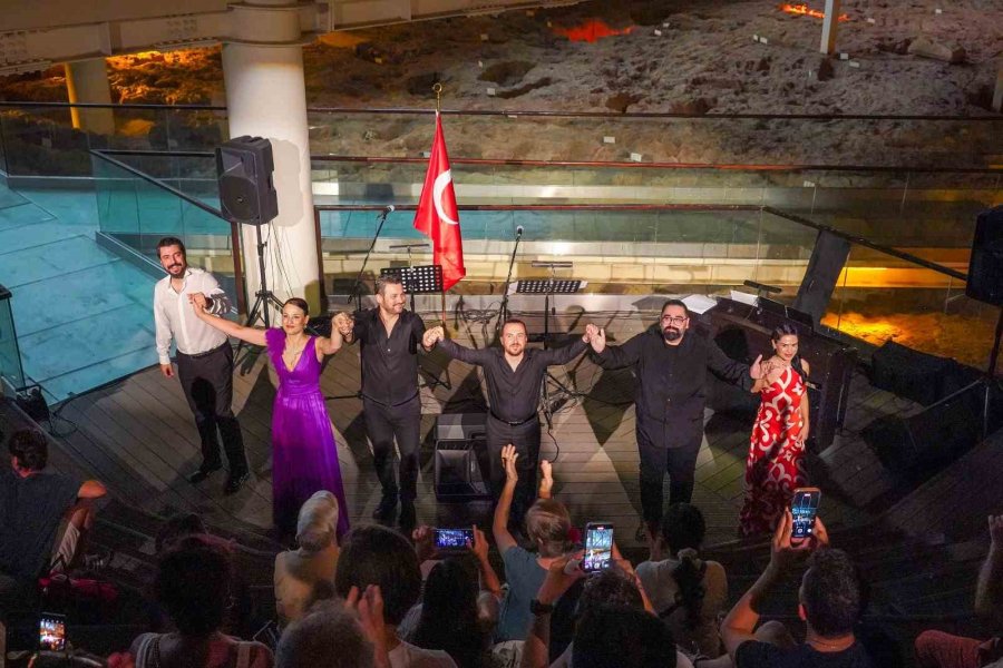 Antalya Dob’dan ’zaferin Adı Türkiye’ Konseri