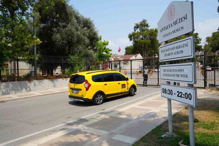 Antalya Arkeoloji Müzesi’nde Tadilat Başladı, Ziyaretçilere Kapatıldı