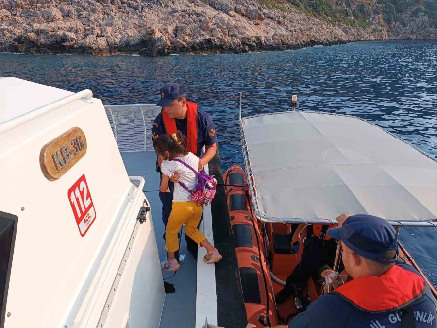 Kaş’ta 21 Düzensiz Göçmen Ve 1 Organizatör Yakalandı