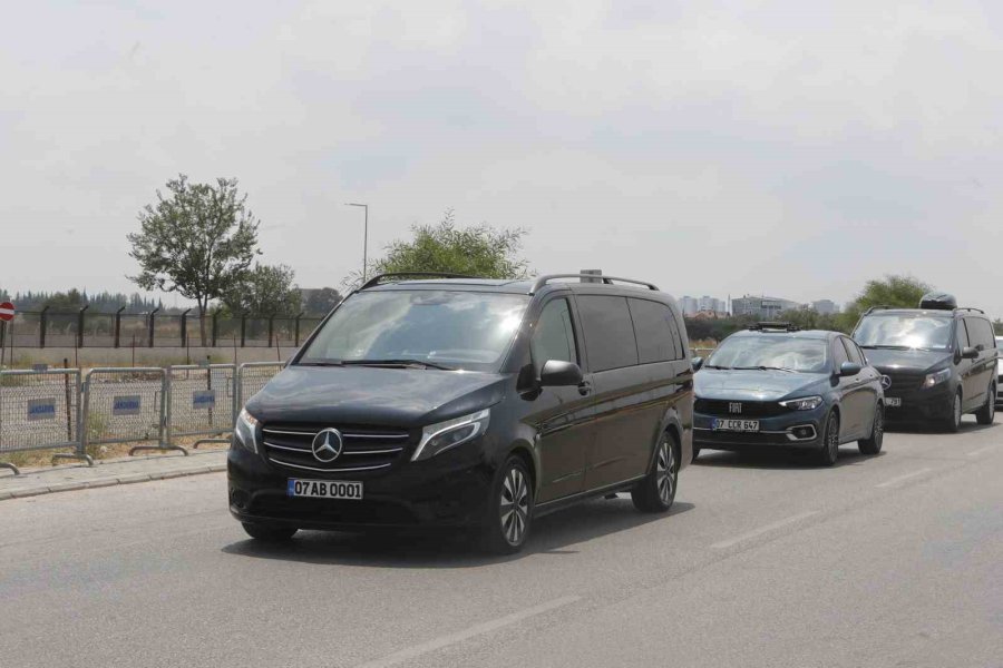 Mansur Yavaş, Başkan Böcek’i Ziyaret Etti