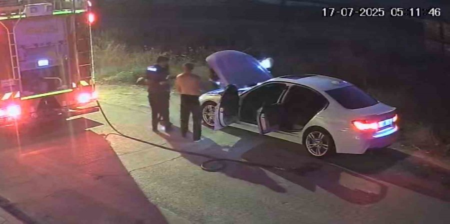 Antalya’da İş Adamının Lüks Otomobiline Saldırı