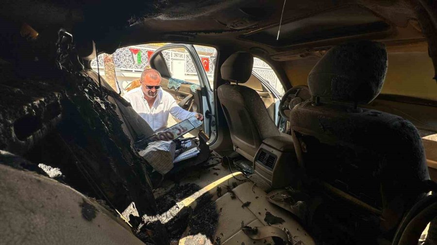 Antalya’da İş Adamının Lüks Otomobiline Saldırı