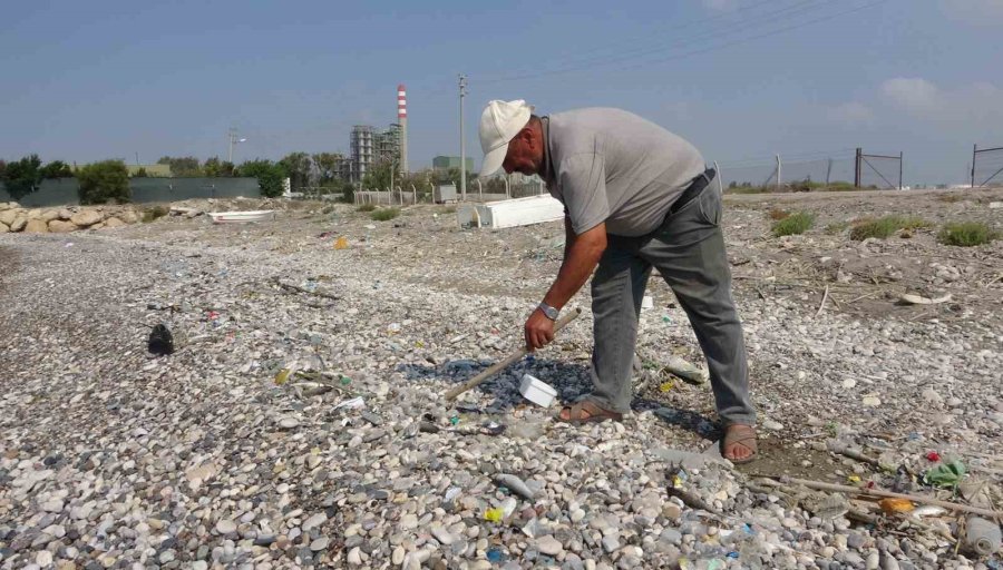 Mersin Sahillerinde Endişelendiren Görüntü