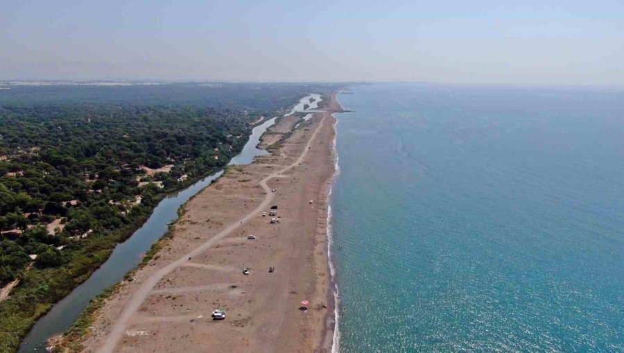 Çardaklardan Arındırılıp Özgürleştirilen Kumköy Sahili Şimdi De Çöplerle Boğuşuyor