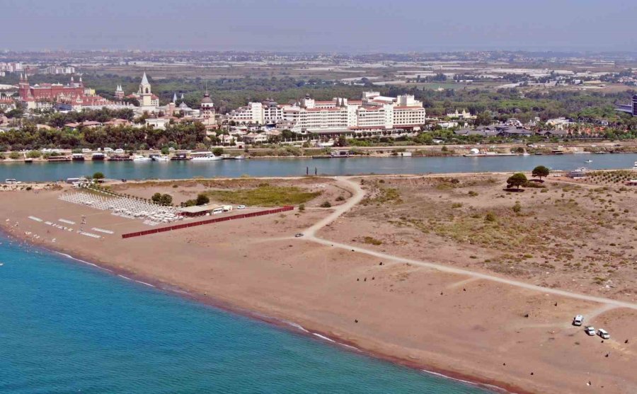 Çardaklardan Arındırılıp Özgürleştirilen Kumköy Sahili Şimdi De Çöplerle Boğuşuyor