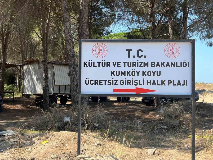 Çardaklardan Arındırılıp Özgürleştirilen Kumköy Sahili Şimdi De Çöplerle Boğuşuyor