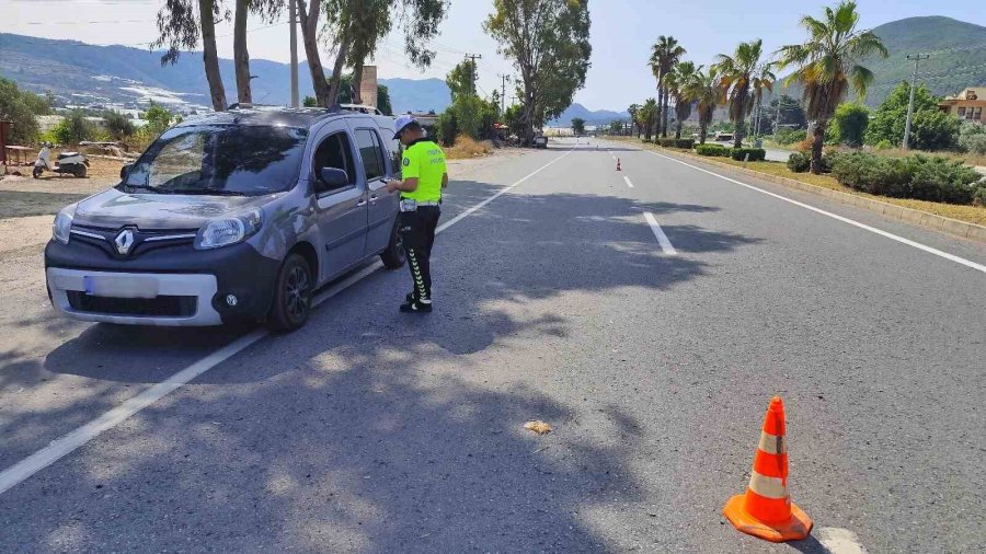 Antalya’da 1 Haftada 57 Bin Araç Denetlendi, 16 Bin Sürücüye Ceza