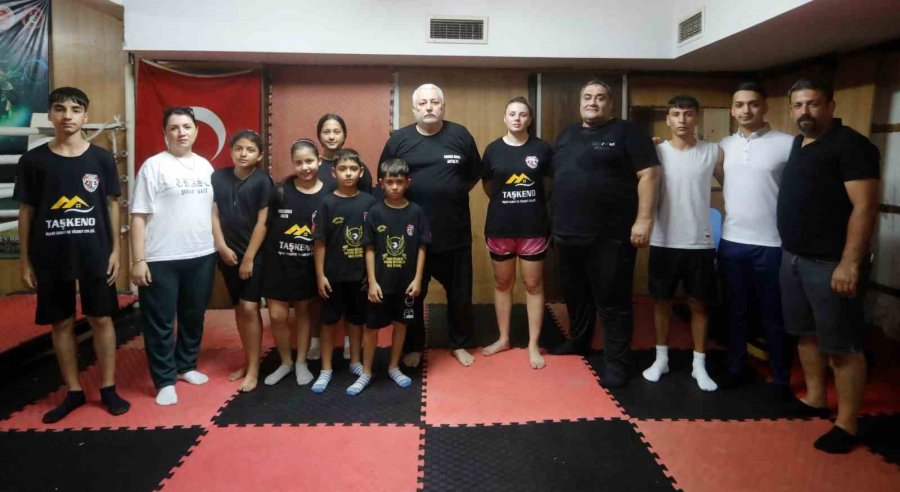 Babasının ‘sevmezsen Bırakırsın’ Sözü İle Başladı, 10 Şampiyonluk Elde Etti