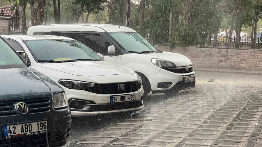 Konya’da Yağmur Bastırdı, Sücürüler Zor Anlar Yaşadı