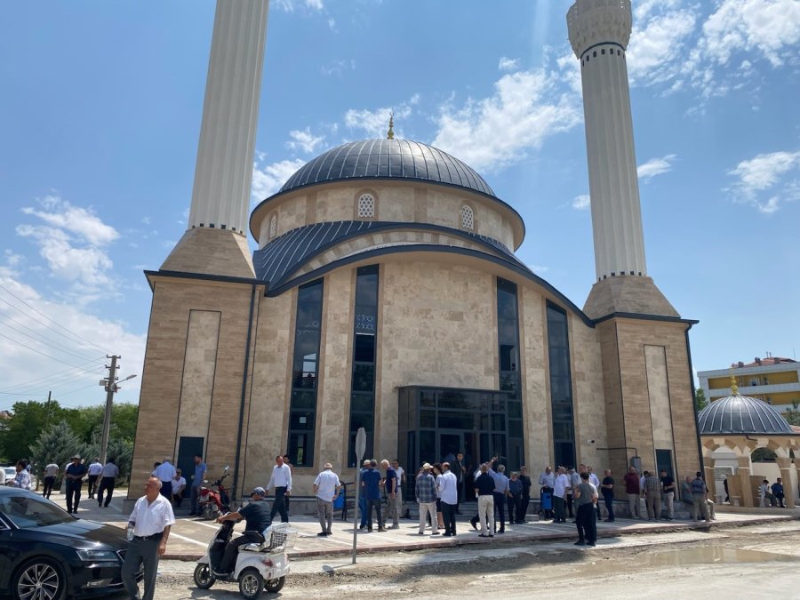 Kulu’da Yapımı Tamamlanan Camide İlk Cuma Namazı Kılındı