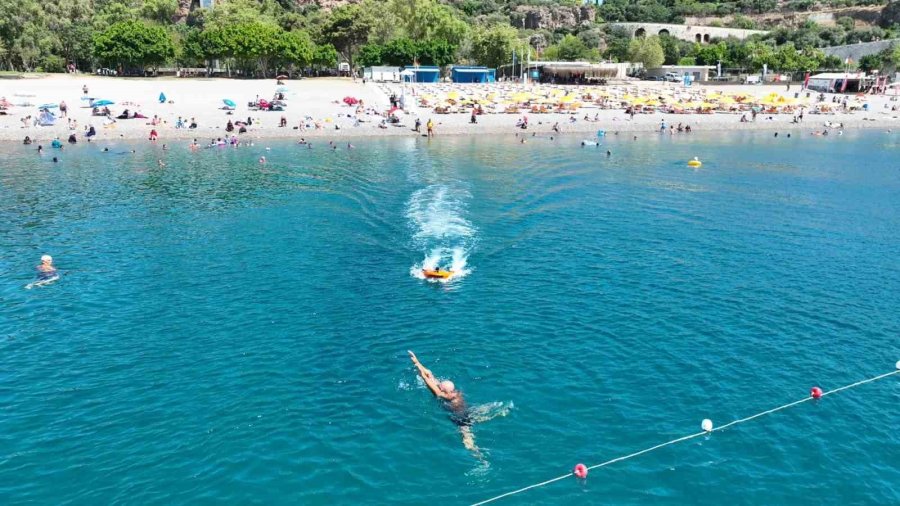 Konyaaltı Sahili’nde İnsansız Robot Cankurtaran İş Başında