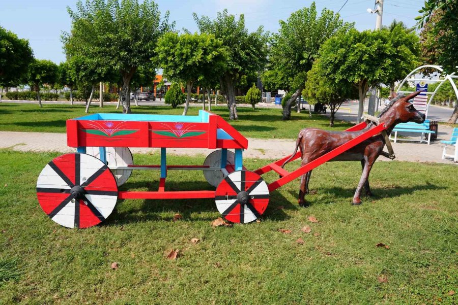Erdemli’de Atık Malzemelerle Park Ve Bahçelere Estetik Dokunuş