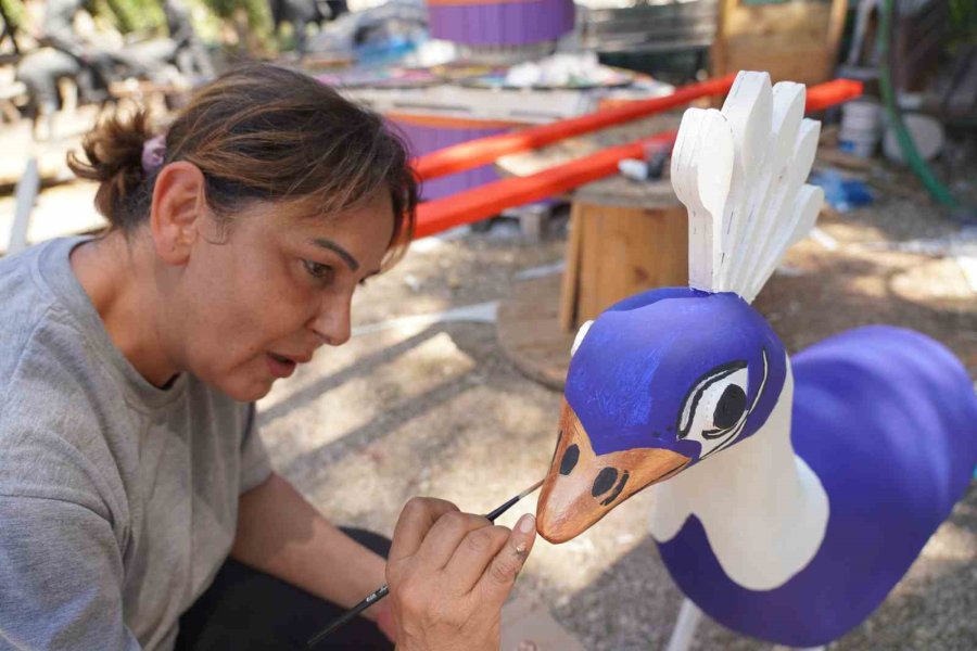 Erdemli’de Atık Malzemelerle Park Ve Bahçelere Estetik Dokunuş