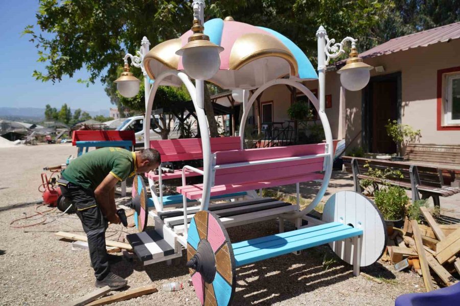 Erdemli’de Atık Malzemelerle Park Ve Bahçelere Estetik Dokunuş