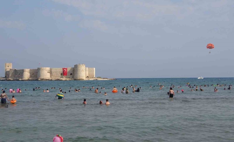 Sıcak Ve Nem Arttı, Sahillerde Yoğunluk Başladı