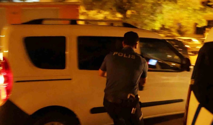 "dur" İhtarına Uymayan Ehliyetsiz Sürücü 3. Kez Alkolü Yakalandı