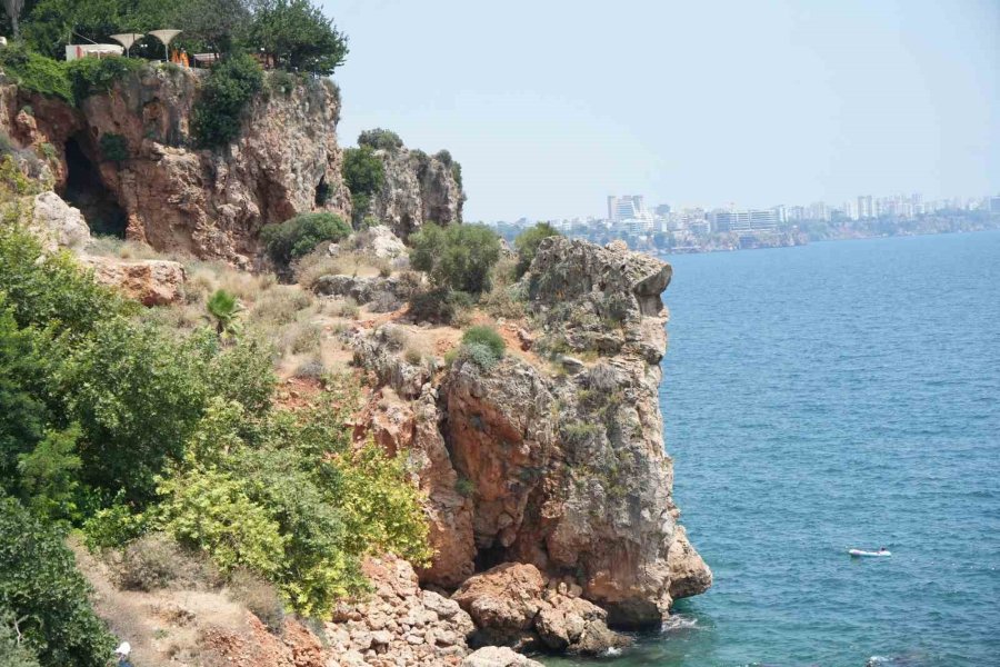 Antalya Falezlerinde Bazı Bölgelerin Koruma Statüsü Değiştirildi