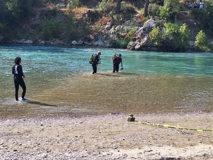 Antalya’da Akıntıya Kapılarak Kaybolan Genci Arama Çalışmaları Sürüyor