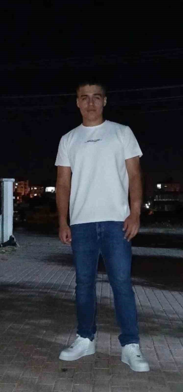 Antalya’da Akıntıya Kapılarak Kaybolan Genci Arama Çalışmaları Sürüyor